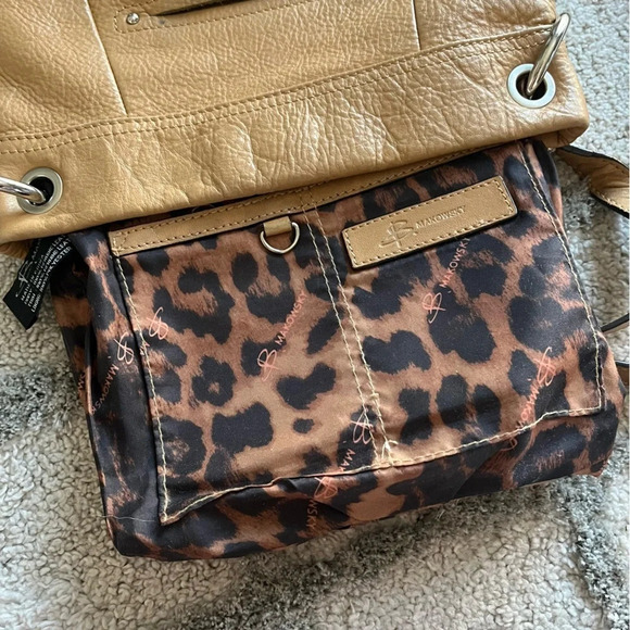 B Makowsky crossbody bag leather tan brown tassel studded purse bag - Picture 13 of 15